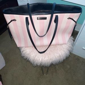 Victoria Carryall Tote